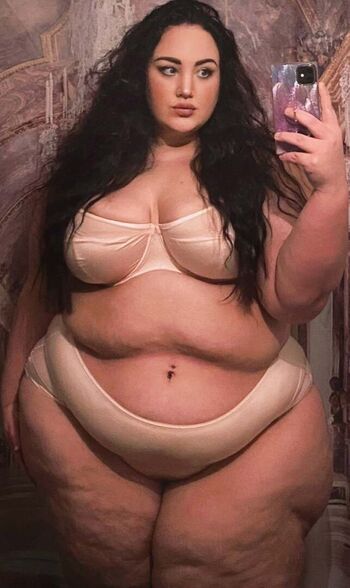 Full leaked Plumpprincess private onlyfans photo