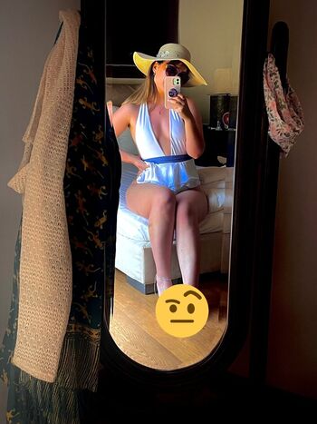 Full leaked Poopernoodle private onlyfans photo