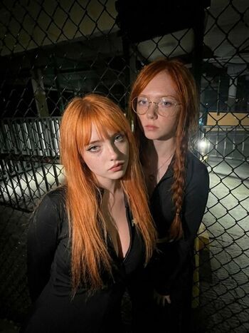 Full leaked Poppy dolly twins private onlyfans photo