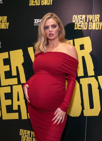 Pregnant Celebs
