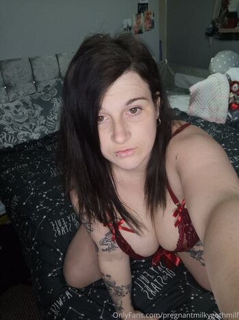 Full leaked Pregnantgothmama private onlyfans photo