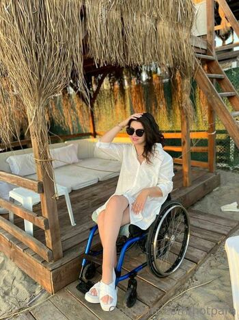 Full leaked Pretty wheelchair girl private onlyfans photo