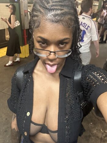 Full leaked Pretty yunique private onlyfans photo