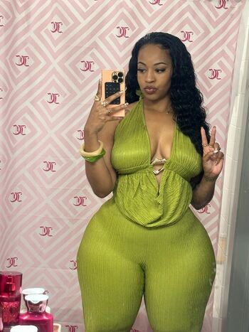 Full leaked Prettyfacejazz private onlyfans photo