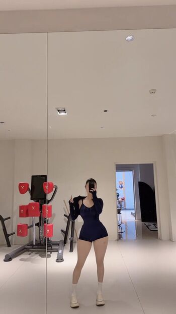 Full leaked Qiaoniutt  page private onlyfans photo