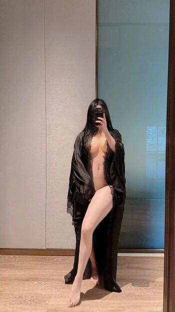 Full leaked Qiaoniutt private onlyfans photo