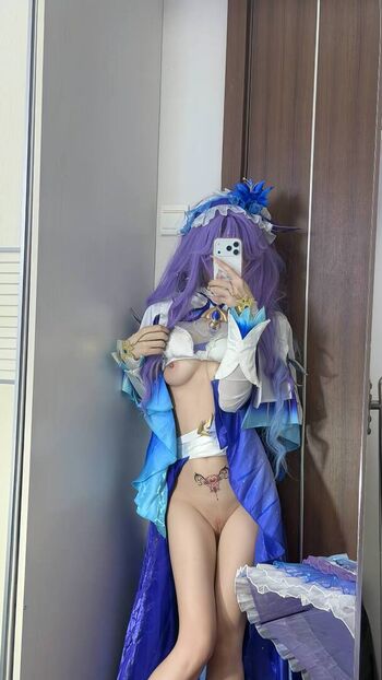 Full leaked Qinger yaa private onlyfans photo