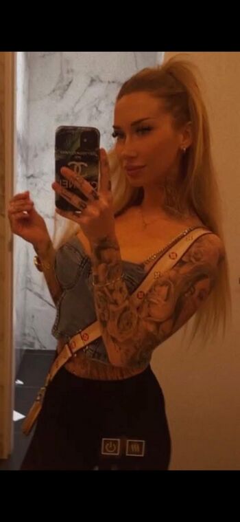 Full leaked Quebecoises  page private onlyfans photo