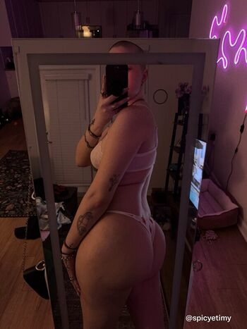 Queen_etimy