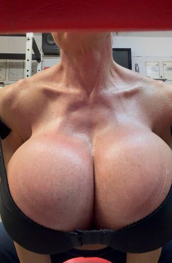 Full leaked Queenmuscleboobs page private onlyfans photo