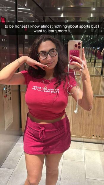Full leaked Qveenjulia private onlyfans photo
