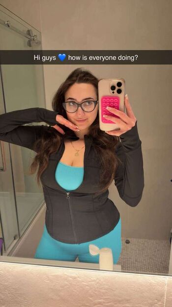 Full leaked Qveenjulia private onlyfans photo