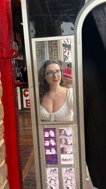 Full leaked Qveenjulia private onlyfans photo