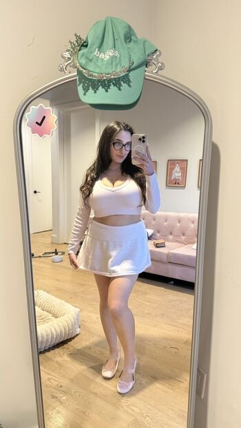 Full leaked Qveenjulia  page private onlyfans photo