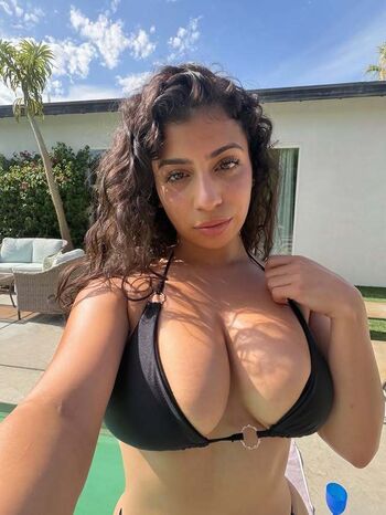 Full leaked Raq adriana private onlyfans photo