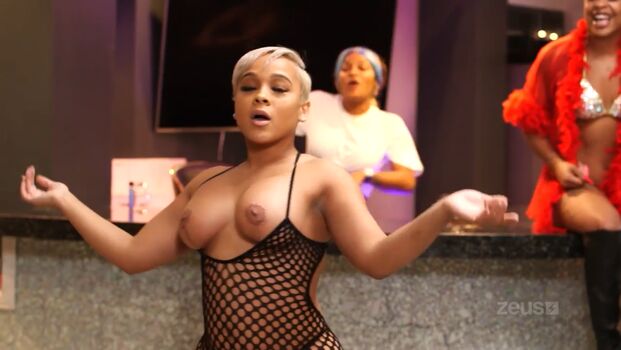 Raven Diaz From Joselines Cabaret