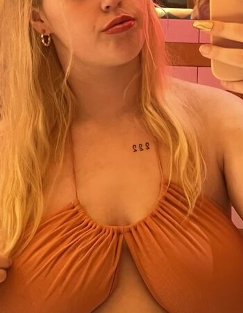 Full leaked Reeseychanelle private onlyfans photo