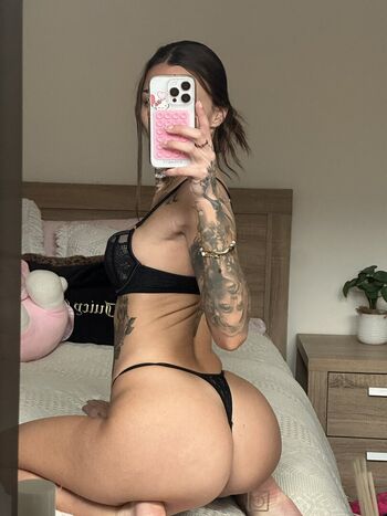 Full leaked Reneesavy private onlyfans photo
