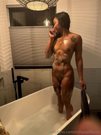 Full leaked Richpapiflexxx private onlyfans photo