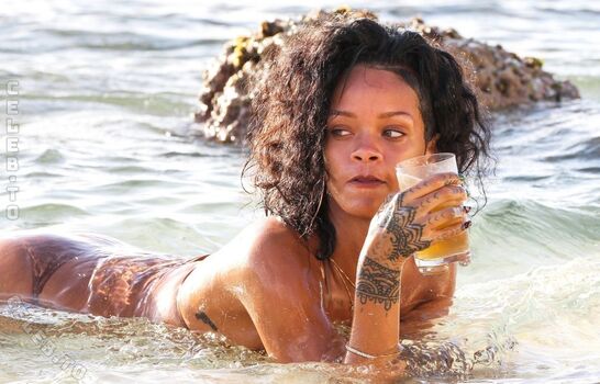 Full leaked Rihanna  page private onlyfans photo