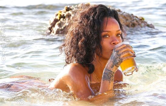 Full leaked Rihanna  page private onlyfans photo