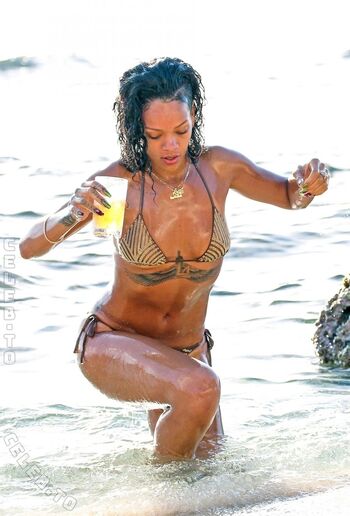 Full leaked Rihanna  page private onlyfans photo