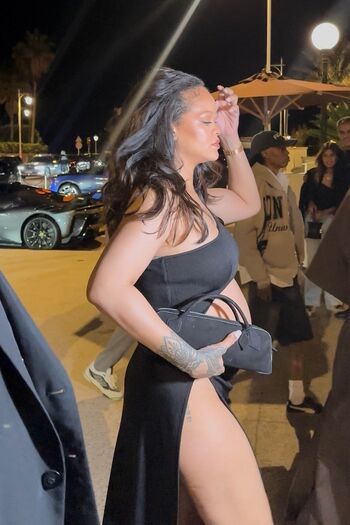 Full leaked Rihanna  page private onlyfans photo