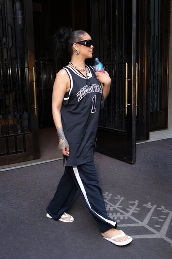 Full leaked Rihanna private onlyfans photo
