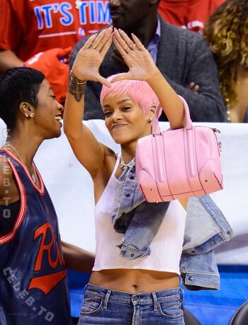 Full leaked Rihanna  page private onlyfans photo