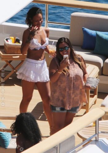 Full leaked Rihanna  page private onlyfans photo