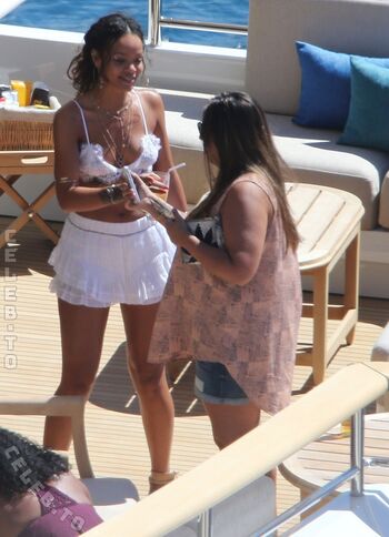 Full leaked Rihanna  page private onlyfans photo
