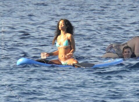 Full leaked Rihanna  page private onlyfans photo