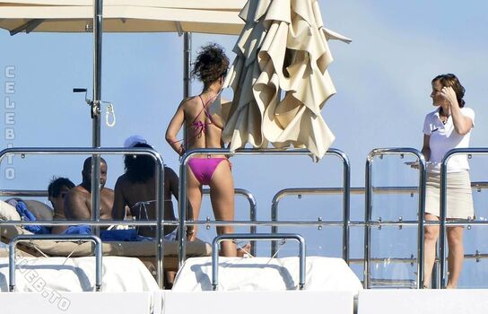 Full leaked Rihanna  page private onlyfans photo