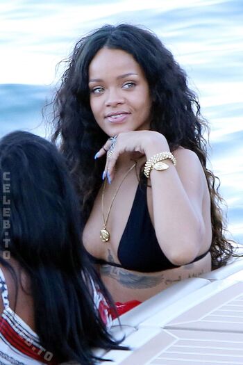 Full leaked Rihanna  page private onlyfans photo