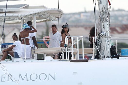 Full leaked Rihanna  page private onlyfans photo
