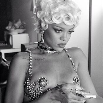 Full leaked Rihanna  page private onlyfans photo