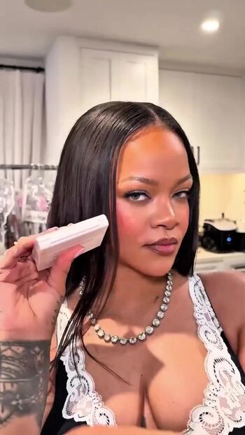 Full leaked Rihanna  page private onlyfans photo
