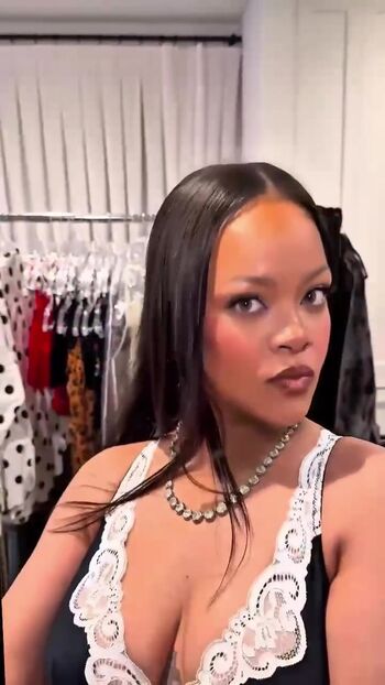 Full leaked Rihanna  page private onlyfans photo