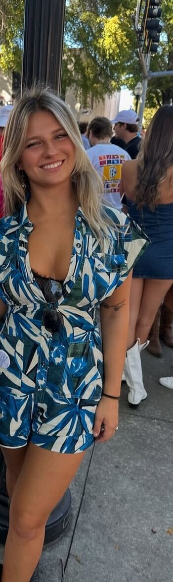 Full leaked Luguerreroficial hotwife/ private onlyfans photo