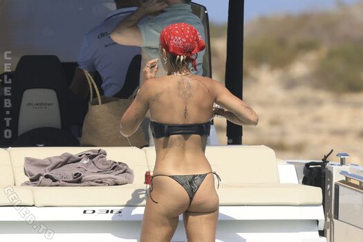 Full leaked Rita ora  page private onlyfans photo