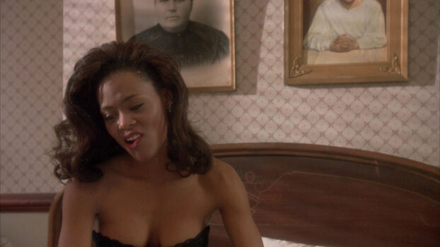 Robin Givens