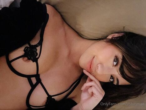 Robin Mae
