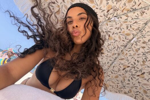 Rochelle Humes