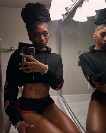 Full leaked Rockoutlaay private onlyfans photo
