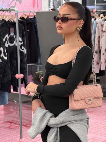Full leaked Rojii ely private onlyfans photo