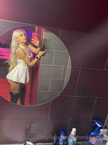 Full leaked Romanian girls page private onlyfans photo
