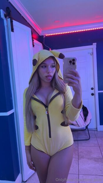 Full leaked Romi blue page private onlyfans photo