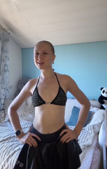 Full leaked Romysvibess private onlyfans photo