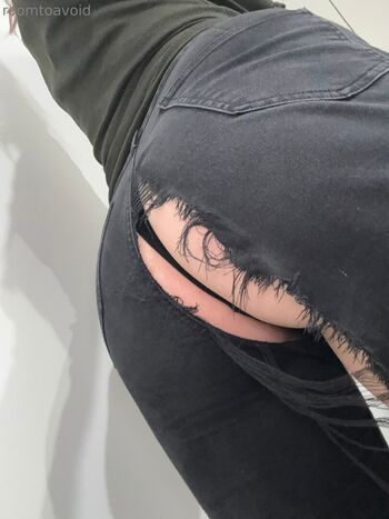Full leaked Roomtoavoid private onlyfans photo