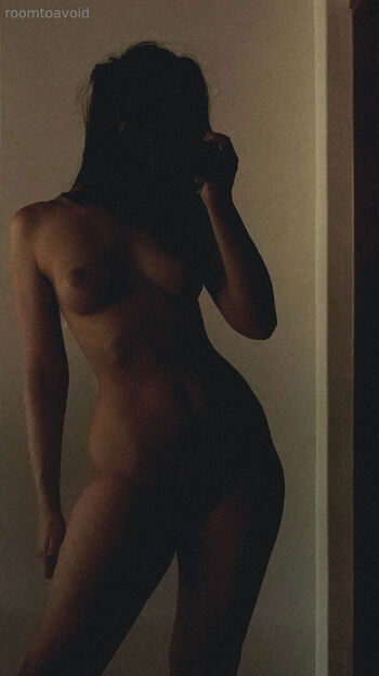 Full leaked Roomtoavoid private onlyfans photo